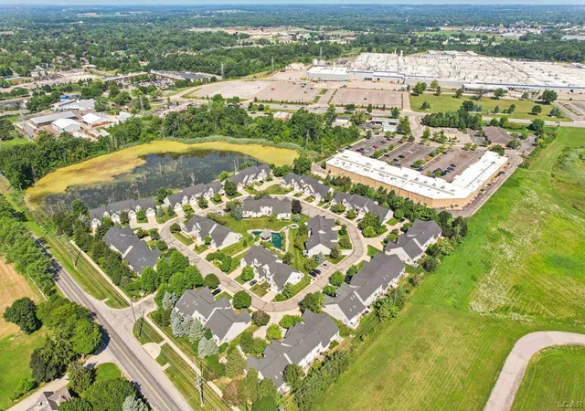 3rd image of 112 Burwyck Park Dr, Saline, MI 48176 | MLS# 50198138
