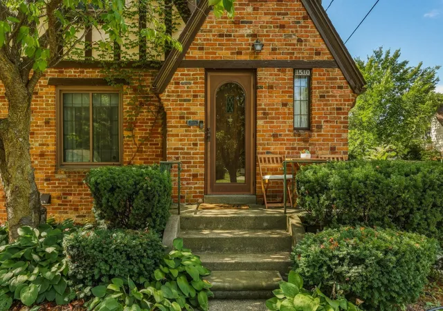Photo 3 of Sale Pending at 1510 Monteray Ave, Flint, MI 48503 | MLS# 50220184 | Listing updated on 2026-09-29