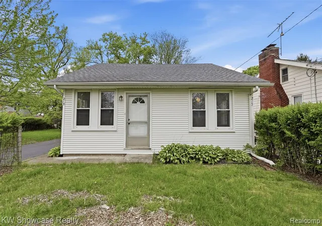 Homes for sale in Novi, MI | 215 Endwell St, Novi, MI 48377 | MLS# 60992161