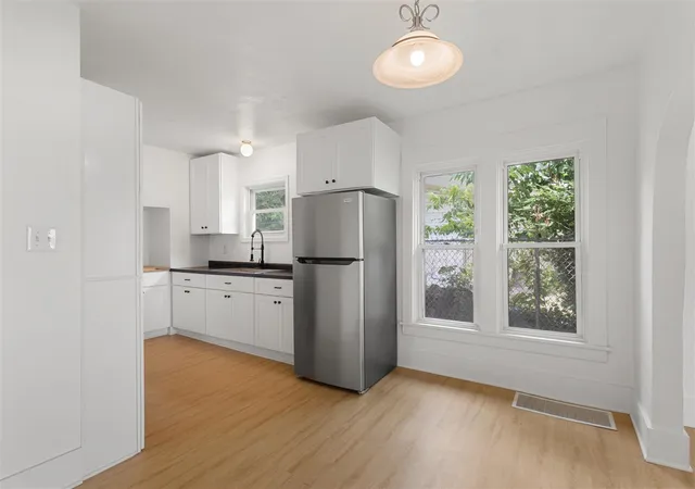 Photo 4 of Single family home for sale at 7 Ave B, Battle Creek, MI 49037 | MLS# 70547470 | Listing updated on 2026-09-03