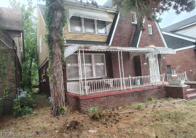 Photo 2 of Multi family home for sale at 8265 Cloverlawn St, Detroit, MI 48204 3227 | MLS# 61024834 | Listing updated on 2026-09-16