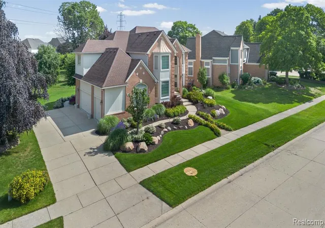 Photo 4 of Single family home for sale at 13335 Diegel Dr, Shelby Township, MI 48315 | MLS# 61008711 | Listing updated on 2026-08-23