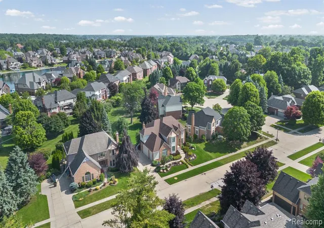 Photo 5 of Single family home for sale at 13335 Diegel Dr, Shelby Township, MI 48315 | MLS# 61008711 | Listing updated on 2026-08-23