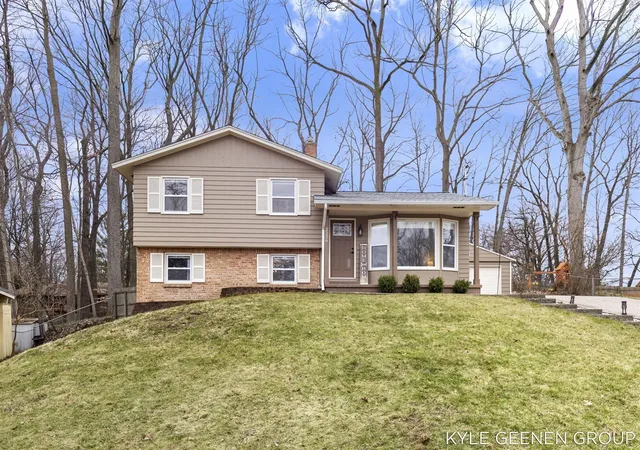 1st image of 2226 Greenview Dr, Wyoming, MI 49519 | MLS# 70521166