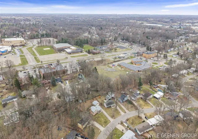 53rd image of 2226 Greenview Dr, Wyoming, MI 49519 | MLS# 70521166