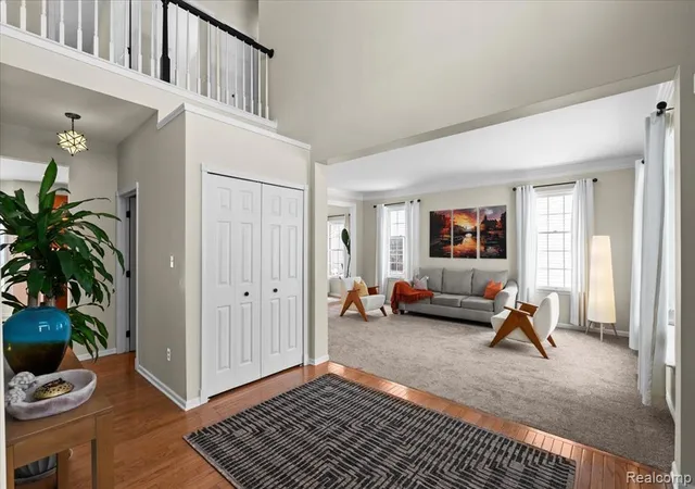 3rd image of 1174 Horseshoe Dr, South Lyon, MI 48178 5310 | MLS# 60998824