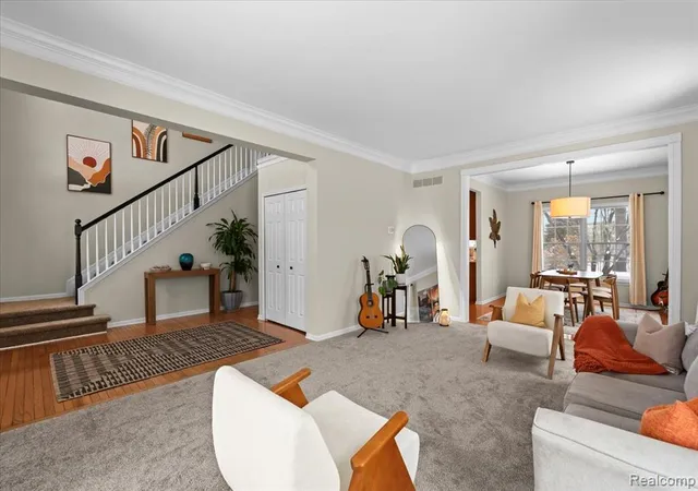 4th image of 1174 Horseshoe Dr, South Lyon, MI 48178 5310 | MLS# 60998824