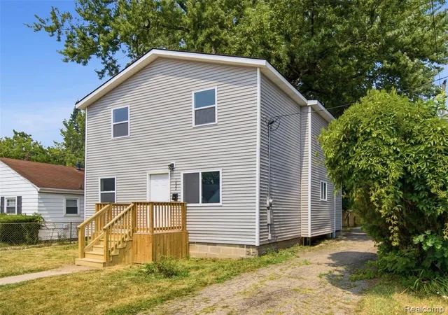 1st image of 1422 Pettibone Ave, Flint, MI 48507 | MLS# 61016125
