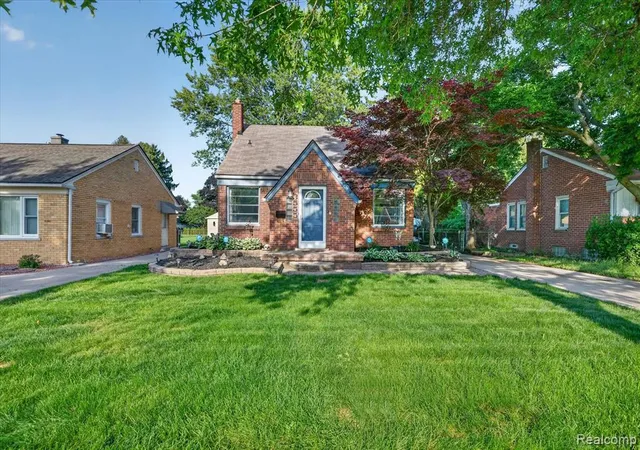 Homes for sale in Dearborn, MI | 3555 Syracuse St, Dearborn, MI 48124 | MLS# 61006924
