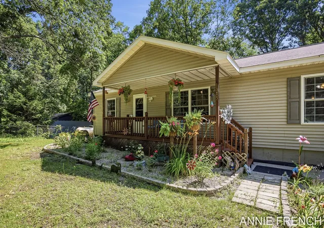Homes for sale in Fennville, MI | 1375 56Th St, Fennville, MI 49408 | MLS# 70544703