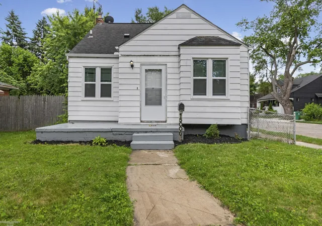 Homes for sale in Eastpointe, MI | 15006 Crescentwood Ave, Eastpointe, MI 48021 | MLS# 50213828