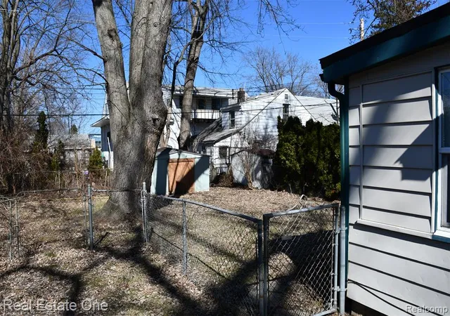 Photo 4 of Sale Pending at 3026 Norcott Dr, Keego Harbor, MI 48320 | MLS# 60977521 | Listing updated on 2026-08-18