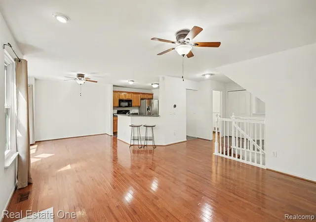 5th image of 8025 Springdale Dr #48, White Lake, MI 48386 | MLS# 61019879