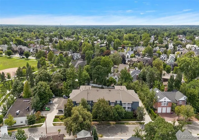 Photo 2 of Sale Pending at 662 Purdy St #322, Birmingham, MI 48009 1788 | MLS# 61023116 | Listing updated on 2026-09-16