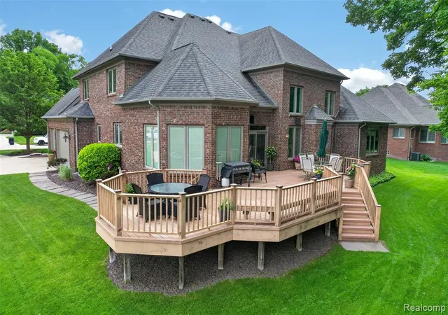 Photo 5 of Single Family Residence at 34380 Dante Dr, New Baltimore, MI 48047 | MLS# 61002733 | | Sold on 2026-07-07