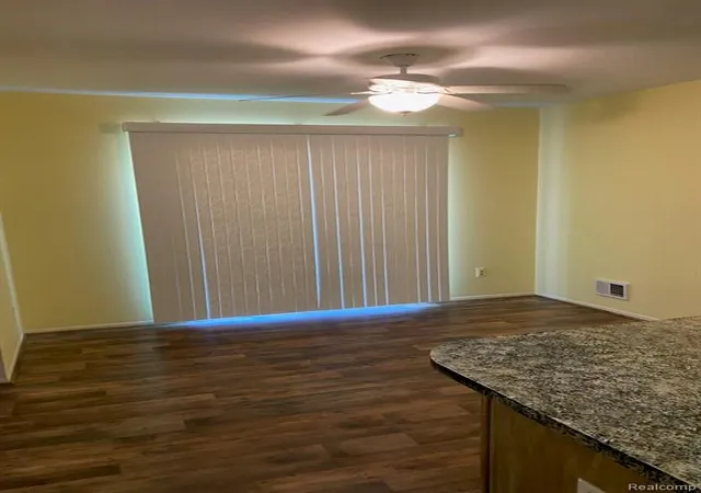 Listing Photo 4 - Condo for sale in building located at 20404 Birch Mdw Dr, Clinton Township, MI 48036