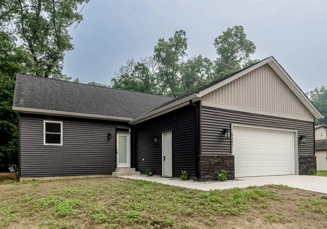 Photo 2 of Single family home for sale at 8187 Holton Rd, Holton, MI 49425 | MLS# 70546903 | Listing updated on 2026-09-18