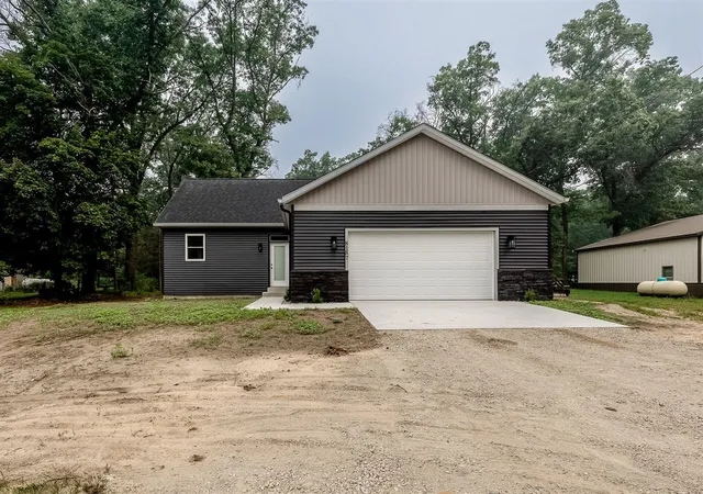 Photo 3 of Single family home for sale at 8187 Holton Rd, Holton, MI 49425 | MLS# 70546903 | Listing updated on 2026-09-18