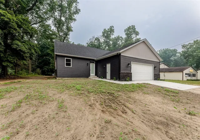 Photo 4 of Single family home for sale at 8187 Holton Rd, Holton, MI 49425 | MLS# 70546903 | Listing updated on 2026-09-18