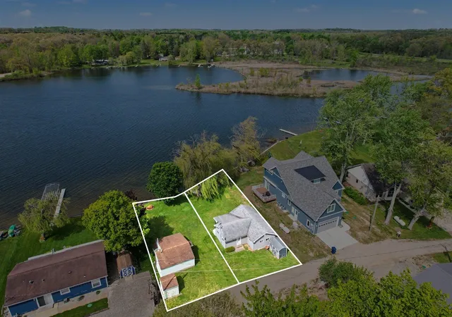 Homes for sale in Reading, MI | 3070 Lake Dr, Reading, MI 49274 | MLS# 70532152
