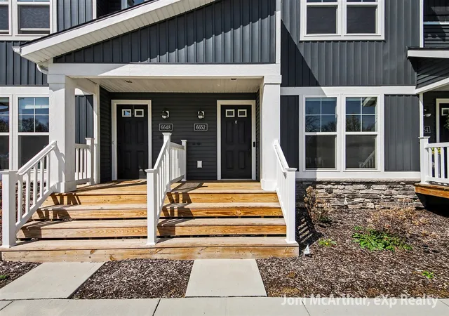 Homes for sale in Rockford, MI | 6652 S South Square Ln #49, Rockford, MI 49341 | MLS# 70526220