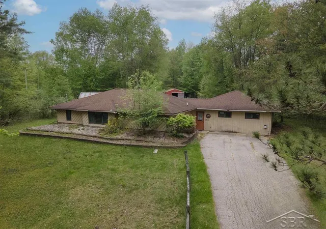 4th image of 1156 S Alamando Rd, Shepherd, MI 48883 | MLS# 50208420