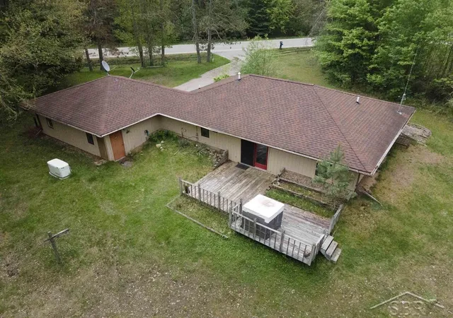 5th image of 1156 S Alamando Rd, Shepherd, MI 48883 | MLS# 50208420