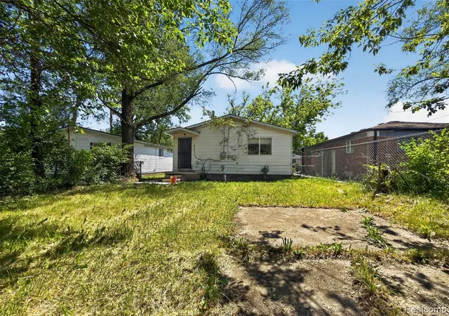 Homes for sale in Hamtramck, MI | 7161 Varjo St, Hamtramck, MI 48212 | MLS# 60998785