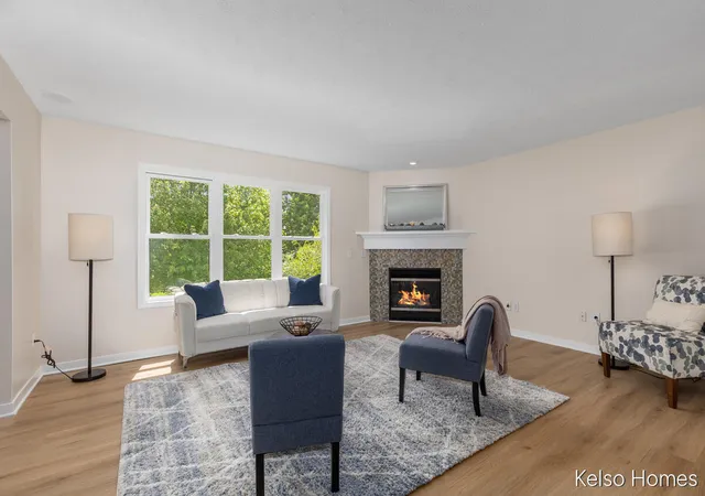 Photo 4 of Sale Pending at 2222 Beatrice Dr, Grand Rapids, MI 49505 | MLS# 70545092 | Listing updated on 2026-08-21