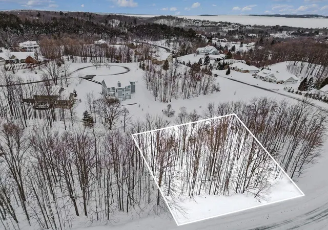 59th image of 4885 Grayhawk Blvd, Traverse City, MI 49684 | MLS# 80065317