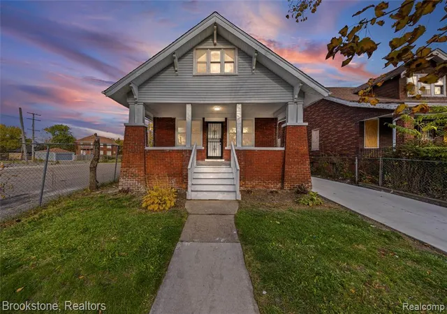 1st image of 4888 Maxwell St, Detroit, MI 48214 1161 | MLS# 60959917