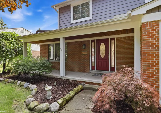 3rd image of 3714 Sandburg Dr, Troy, MI 48083 | MLS# 50218181