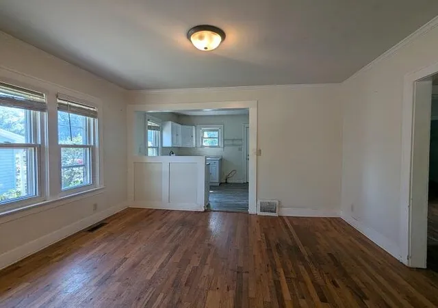 3rd image of 18736 Huron River Dr, New Boston, MI 48164 | MLS# 70494087