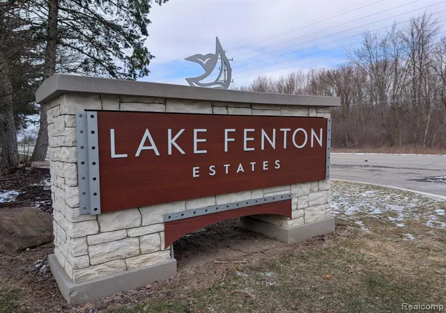 Homes for sale in Fenton, MI | 11413 Harbor Cvs, Fenton, MI 48430 | MLS# 60968631