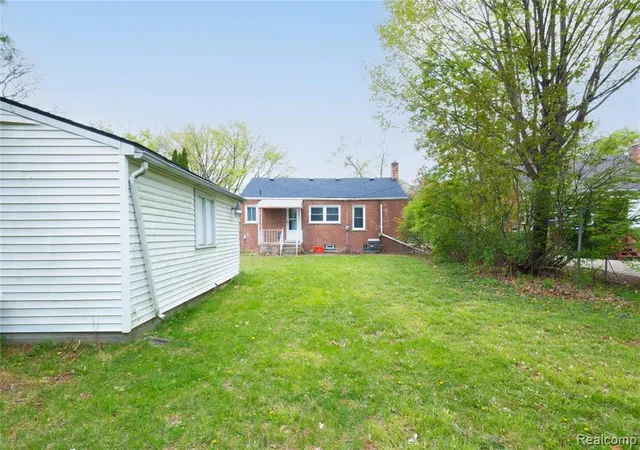 Homes for sale in Livonia, MI | 11316 Arcola St, Livonia, MI 48150 | MLS# 60963492