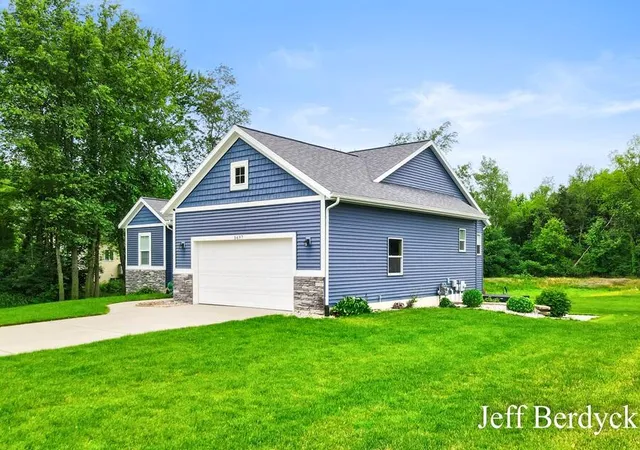 Homes for sale in Allendale, MI | 5697 Victoria St, Allendale, MI 49401 | MLS# 70540519