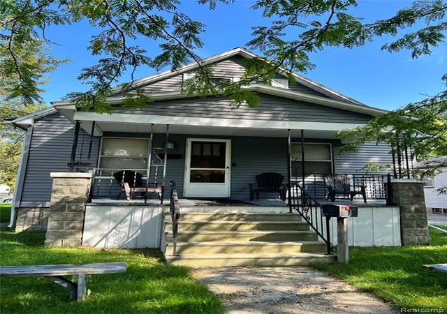 Photo 1 of Single family home for sale at 1620 Vermont St, Saginaw, MI 48602 | MLS# 60923103 | Listing updated on 2025-12-22