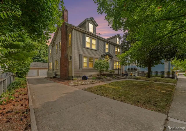 32nd image of 156 N Worth St, Birmingham, MI 48009 | MLS# 61021454