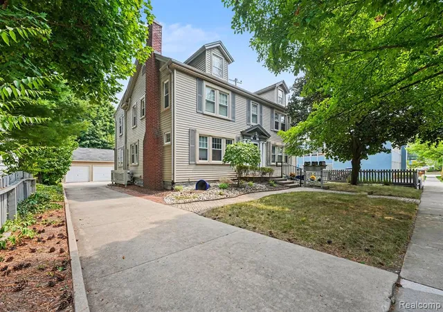 Photo 3 of Multi family home for sale at 156 N Worth St, Birmingham, MI 48009 | MLS# 61021454 | Listing updated on 2026-09-04