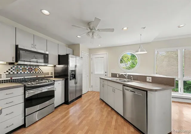 Photo 4 of Multi family home for sale at 156 N Worth St, Birmingham, MI 48009 | MLS# 61021454 | Listing updated on 2026-09-04