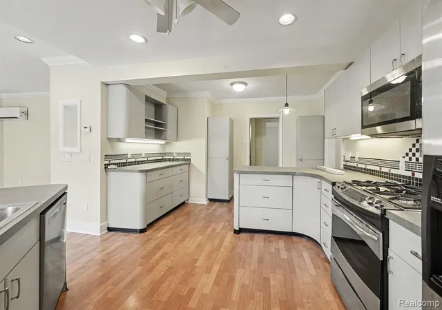 Photo 5 of Multi family home for sale at 156 N Worth St, Birmingham, MI 48009 | MLS# 61021454 | Listing updated on 2026-09-04