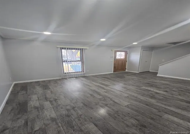 Photo 2 of Condo for sale at 8410 Hickory Dr, Sterling Heights, MI 48312 | MLS# 61014377 | Listing updated on 2026-08-21