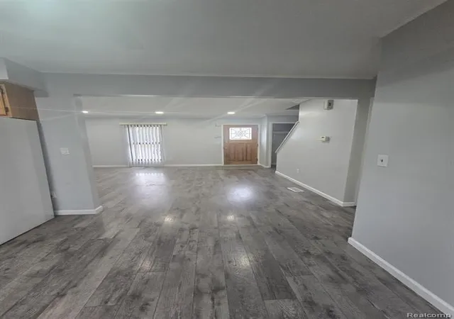 Photo 3 of Condo for sale at 8410 Hickory Dr, Sterling Heights, MI 48312 | MLS# 61014377 | Listing updated on 2026-08-21