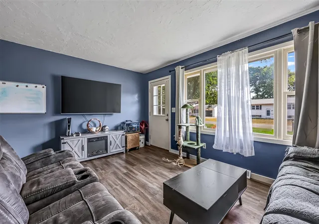Photo 3 of Sale Pending at 5732 Colleen Ave, Muskegon, MI 49442 | MLS# 70549296 | Listing updated on 2026-08-31