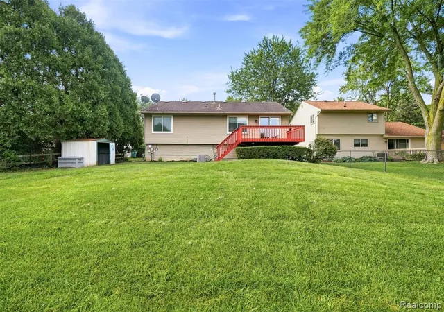 Photo 26 of Sale Pending at 2939 Winter Dr, Troy, MI 48083 5798 | MLS# 61024212 | Listing updated on 2026-09-14