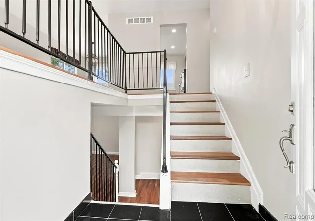 Photo 3 of Sale Pending at 2939 Winter Dr, Troy, MI 48083 5798 | MLS# 61024212 | Listing updated on 2026-09-14