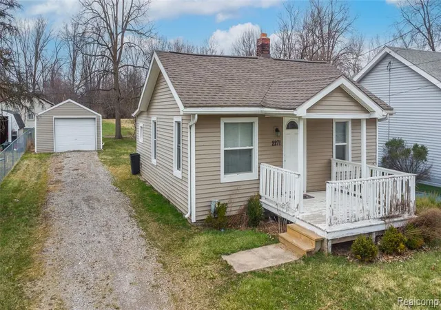 Homes for sale in Burton, MI | 2271 Kenneth St, Burton, MI 48529 1349 | MLS# 60980944