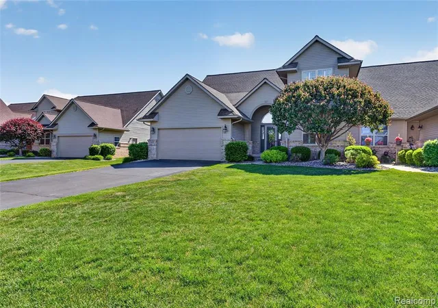2nd image of 2443 Crossings Cir, Davison, MI 48423 8646 | MLS# 61023122