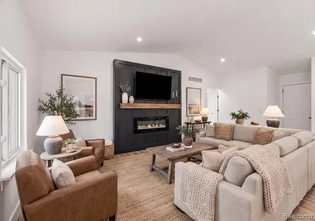 Photo 3 of Single family home for sale at 2022 Robinson Rd, Lansing, MI 48910 | MLS# 61020122 | Listing updated on 2026-08-31
