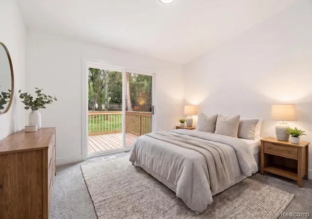 Photo 4 of Single family home for sale at 2022 Robinson Rd, Lansing, MI 48910 | MLS# 61020122 | Listing updated on 2026-08-31
